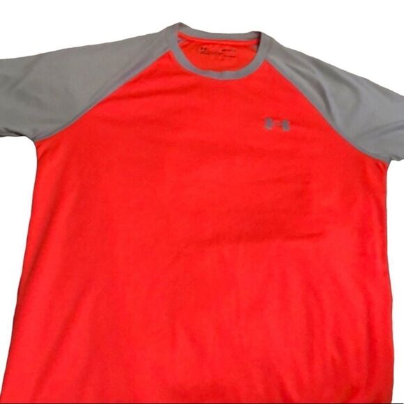 Under Armour loose fit heat gear size small - Picture 1 of 4